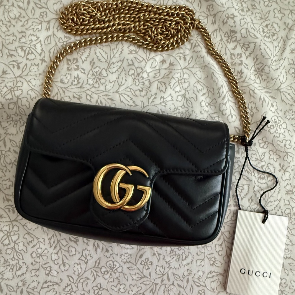 GUCCI GG MARMONT MATELASSÉ LEATHER SUPER MINI BAG - Picture 2 of 13